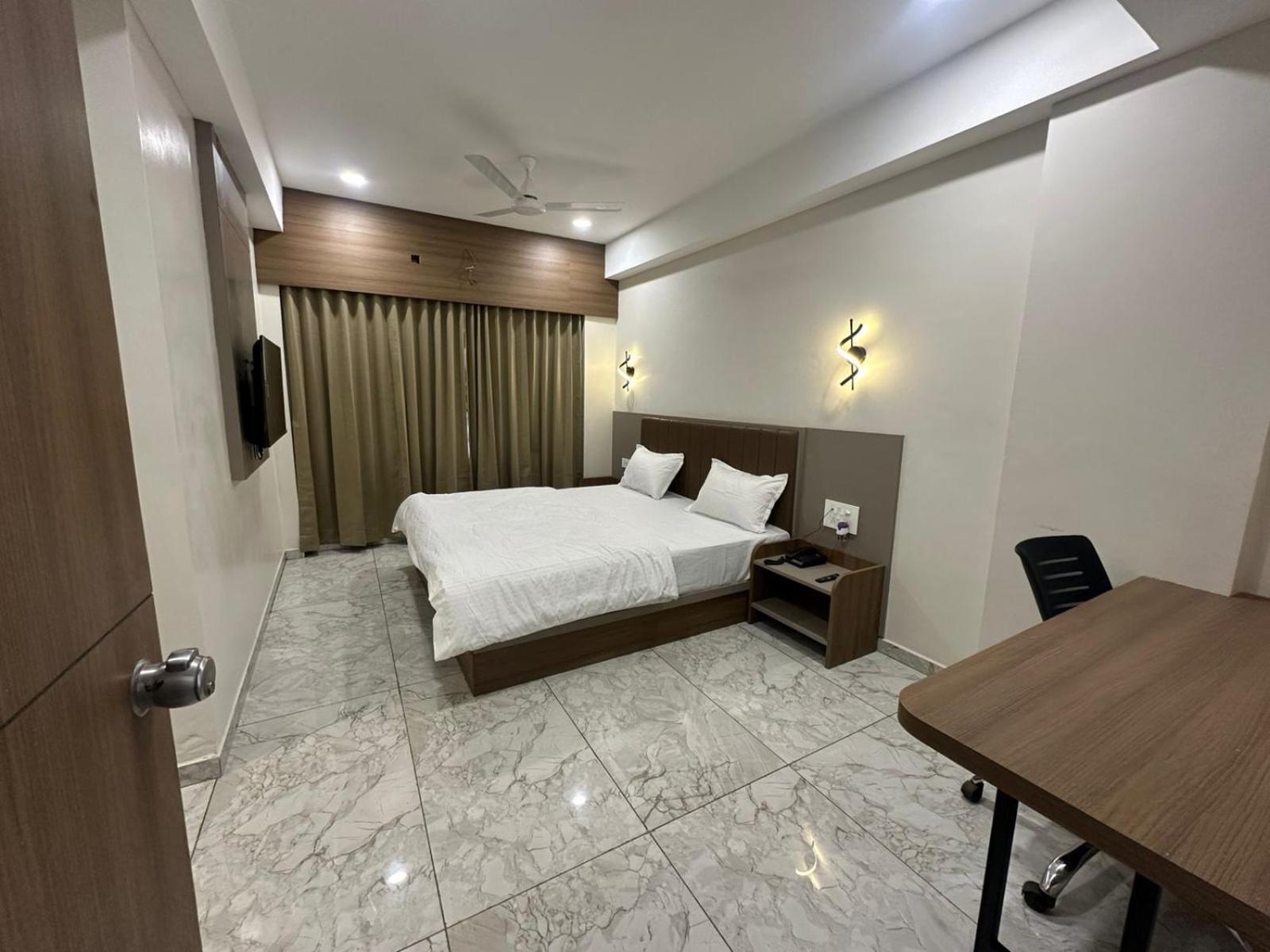 Hotel Fun N Food بهوي المظهر الخارجي الصورة